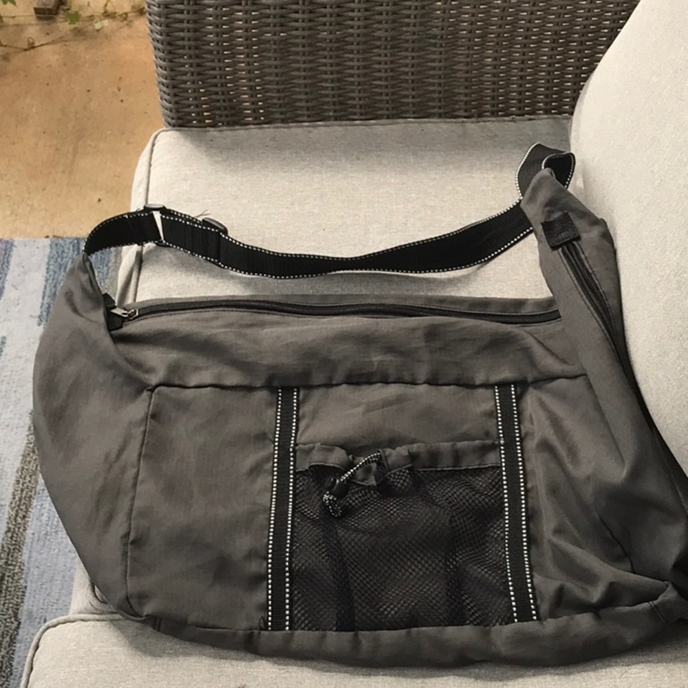 Very light weight grey and black gym/travel bag